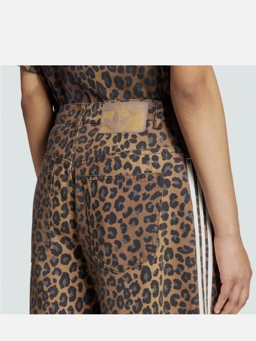 NWOT ADIDAS 3 stripe leopard print wide leg capri Bermuda shorts size 27 - Picture 4 of 4